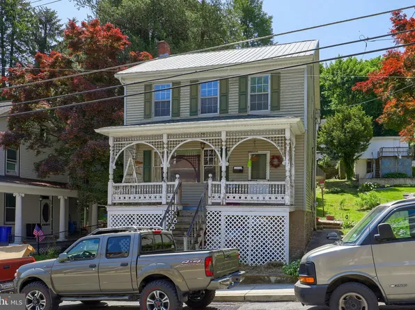 140 Hanover St, Glen Rock, PA 17327