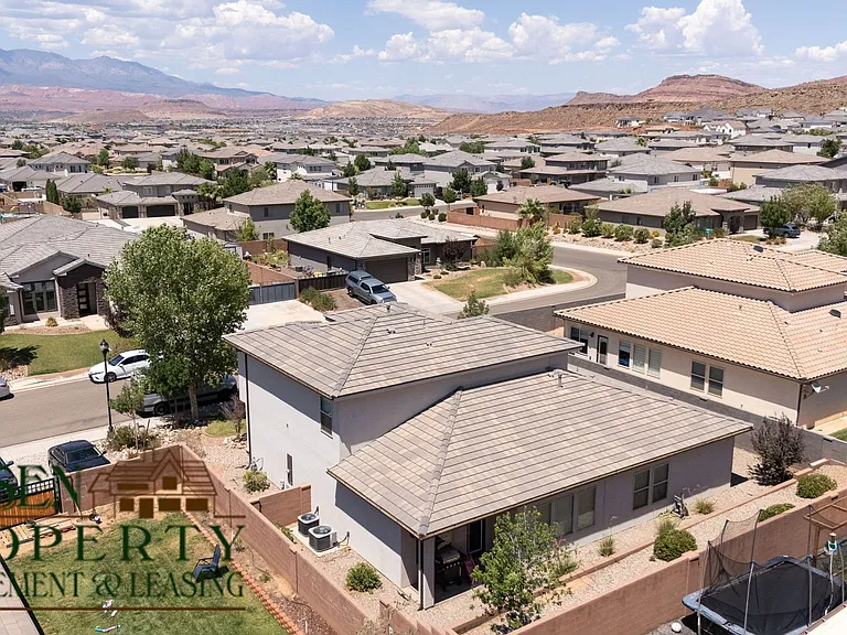 3252 E Tanoak Dr — Photo 40