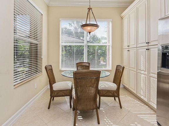 5th image of 10936 Deer Park Ln