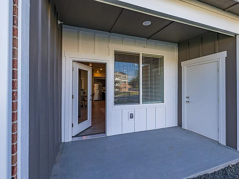 Latitude 40 Two Bedroom With Garage