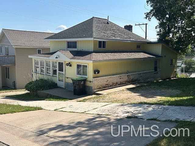 1st image of 211 Hickory St