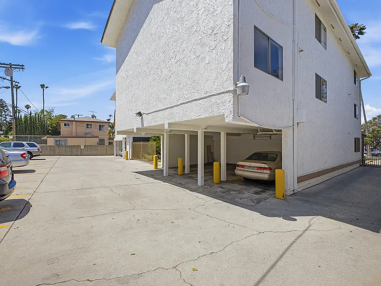 1922 S Hobart Blvd #9 — Photo 24