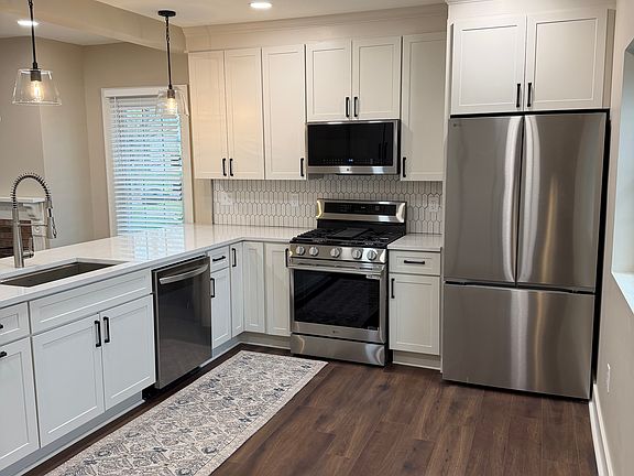 All new top-rated stainless steel LG Appliances with Gas Range for accomplished and aspiring chefs