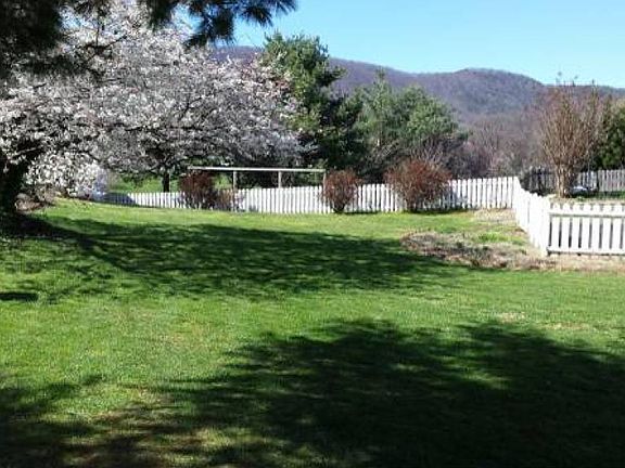 2nd image of 1708 Ashbury Dr
