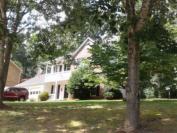 3rd image of 1500 Windy Oaks Ct SE