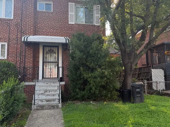 5310 Deal Dr, Oxon Hill, MD 20745