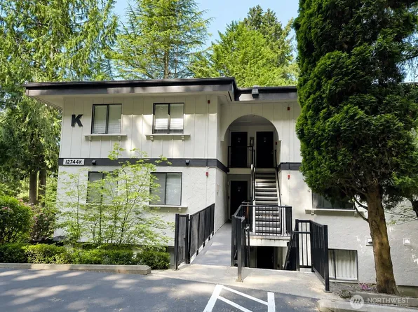 12744 NE 116th Street #K21, Kirkland, WA 98034