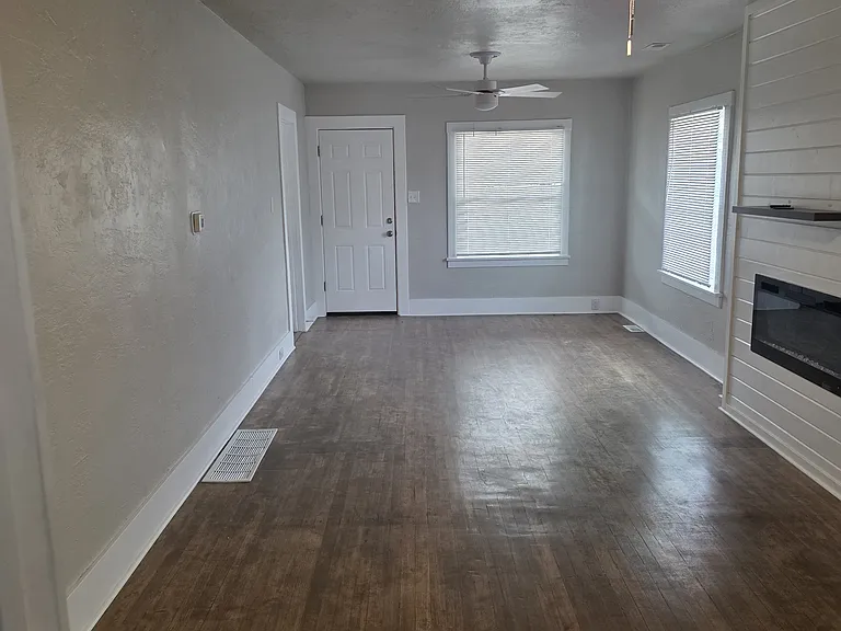 1901 E Routt Ave #A — Photo 11