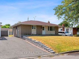2536 Roman Ave, Ottawa, ON K2B 7X9