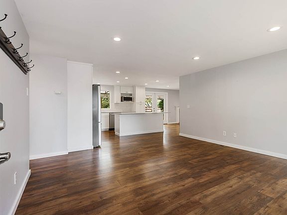 3rd image of 10816 NE 141st Pl