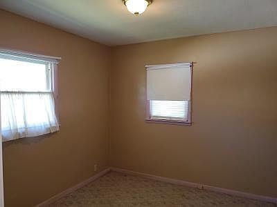 4th image of 510 W Broadway St
