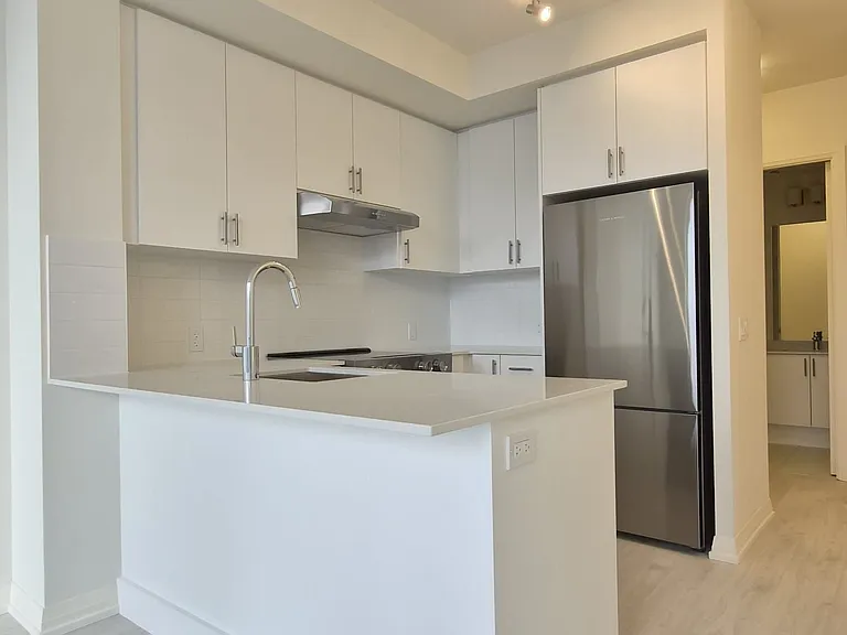 27 Korda Gate #2810 — Photo 10