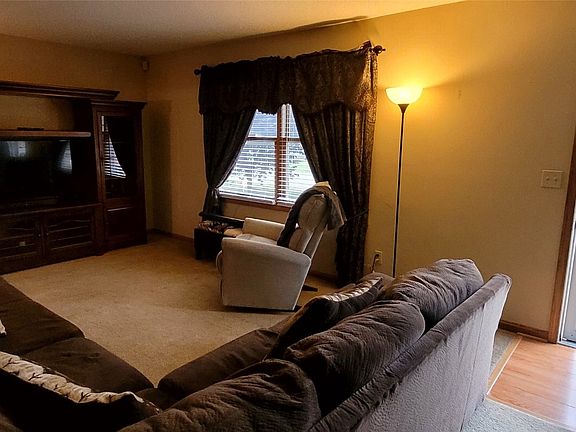 3rd image of 2927 Westline St