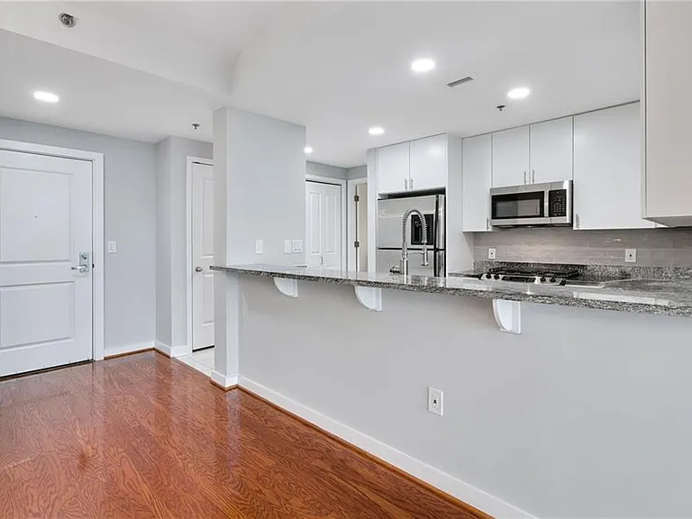 3338 Peachtree Rd NE #2401 — Photo 8