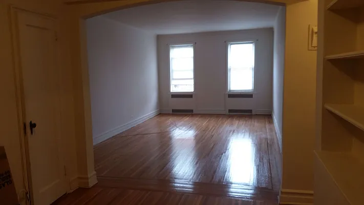 Rented by Max & Associates Realty Corp | media 7