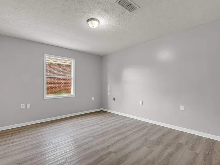 1011 4th Ave S #B10 — Photo 8