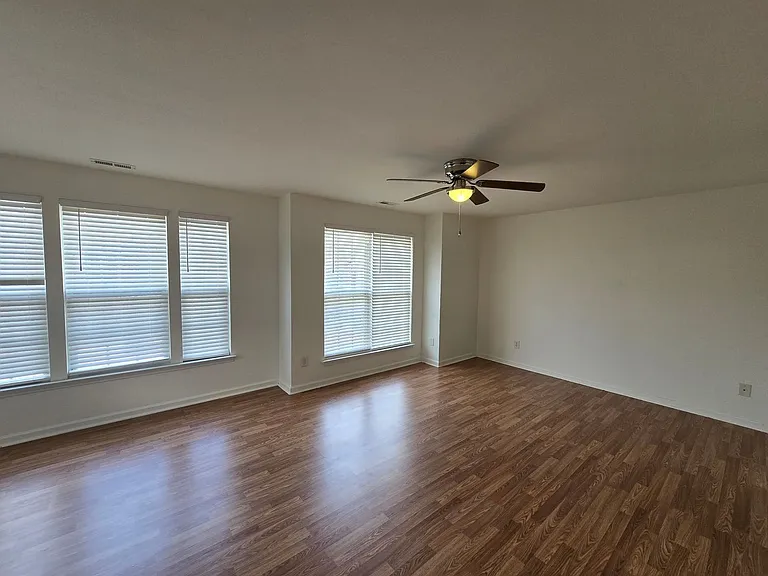 9804 Blackwell Dr — Photo 9