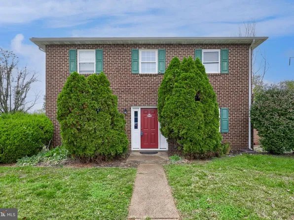 1362 Blue Jay Dr, Lancaster, PA 17601