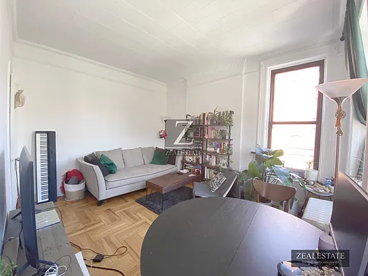 Rented by ZealEstate Group Inc | media 21