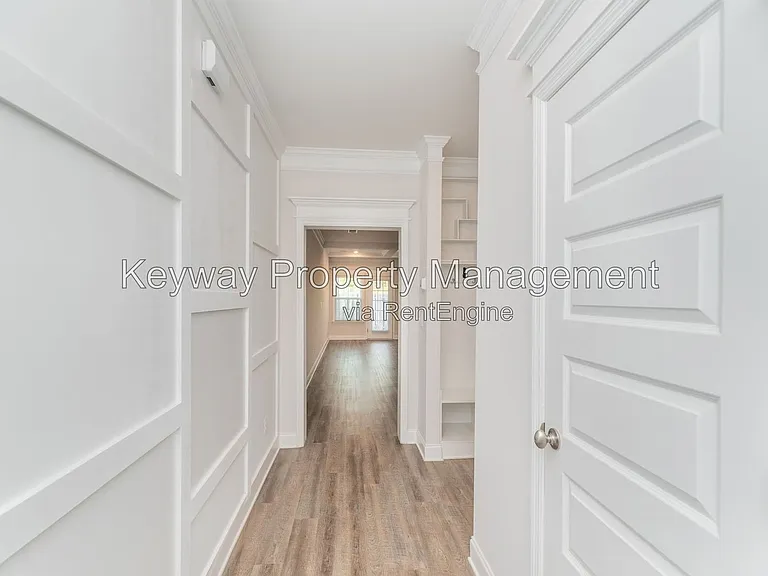 319 Sumac Trl — Photo 3
