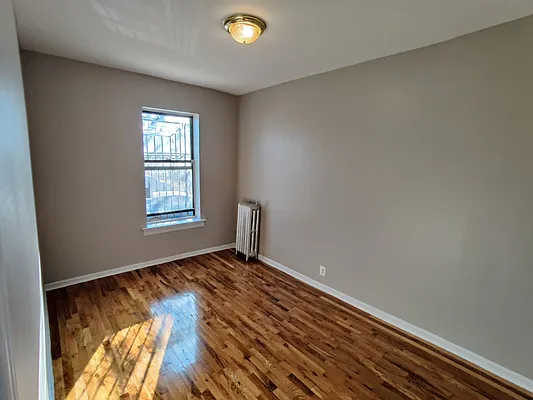 Rented by Signature Property Realty | media 9