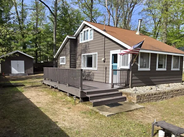 5419 Custer Dr, Harrison, MI 48625