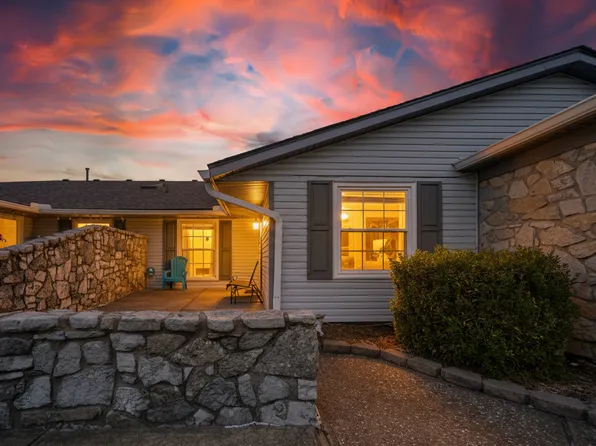 1001 Paradise Ct Unit F, Greenwood, IN 46143