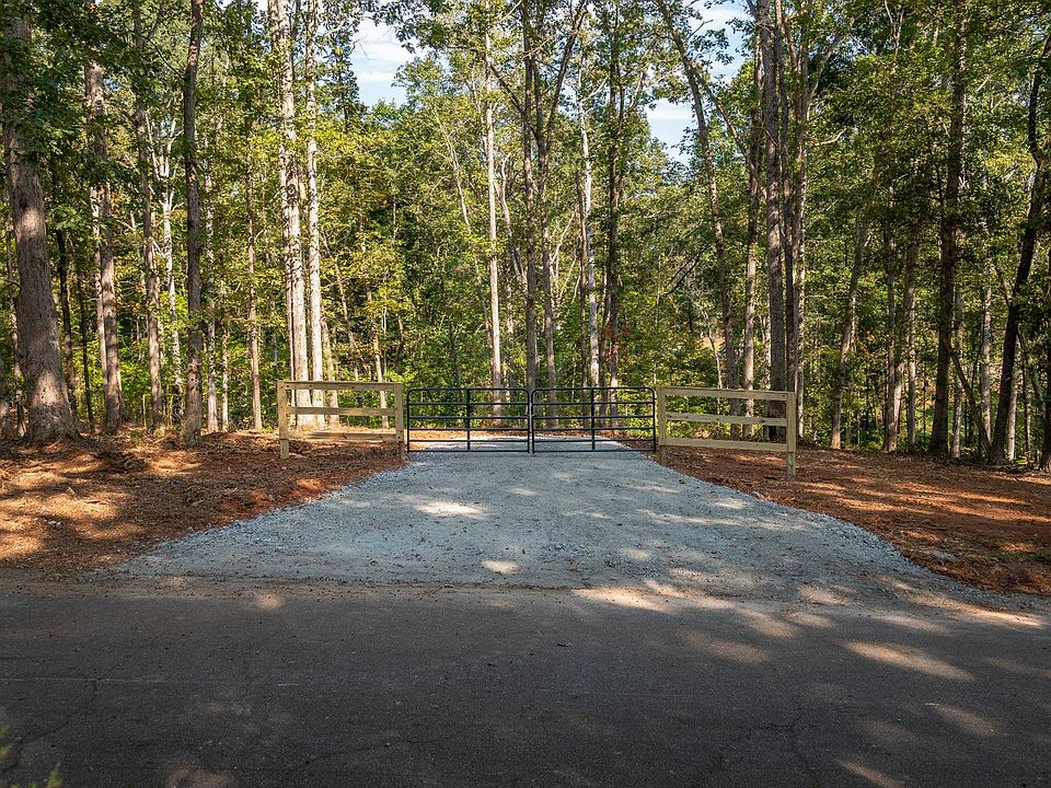 1st image of 1 Gibson Rd #1