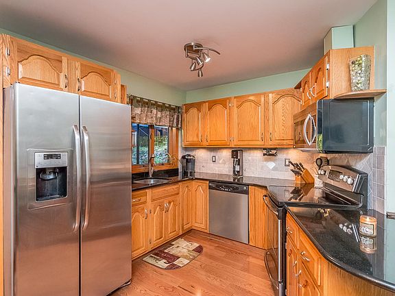 3rd image of 257 Orchard Dr