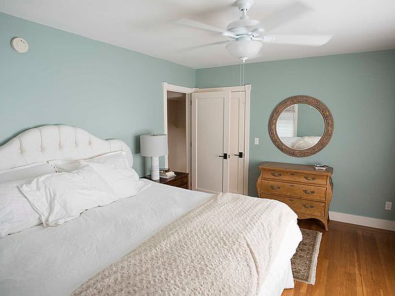 4th image of 1541 Union Ave