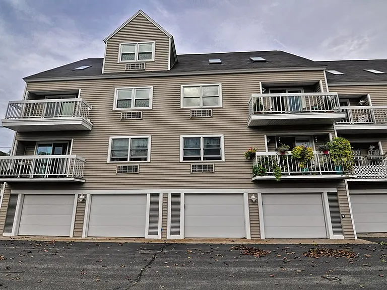 115 Water St #13 — Photo 3