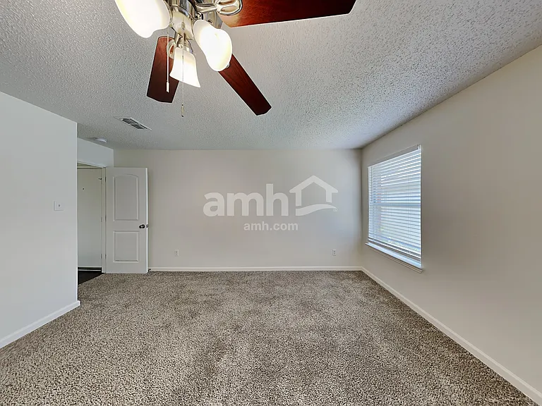 1475 Stewart Dr — Photo 10