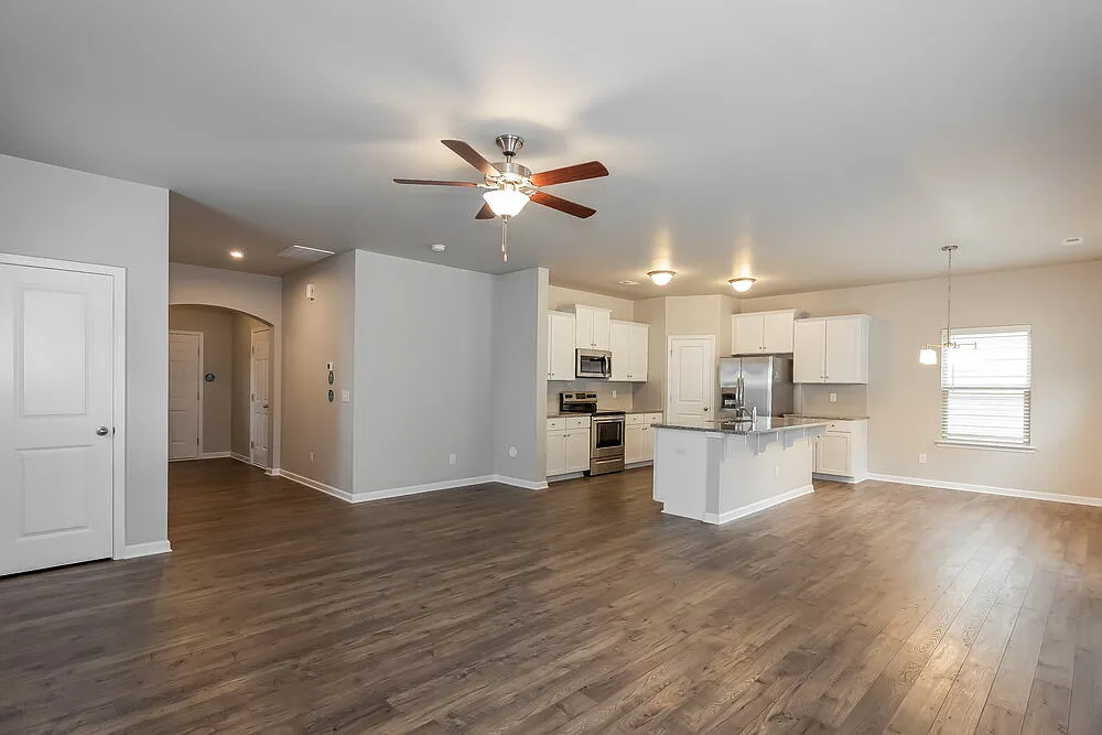 4 bed, 2.5 bath, 1868 sqft, $2,260 — Photo 4