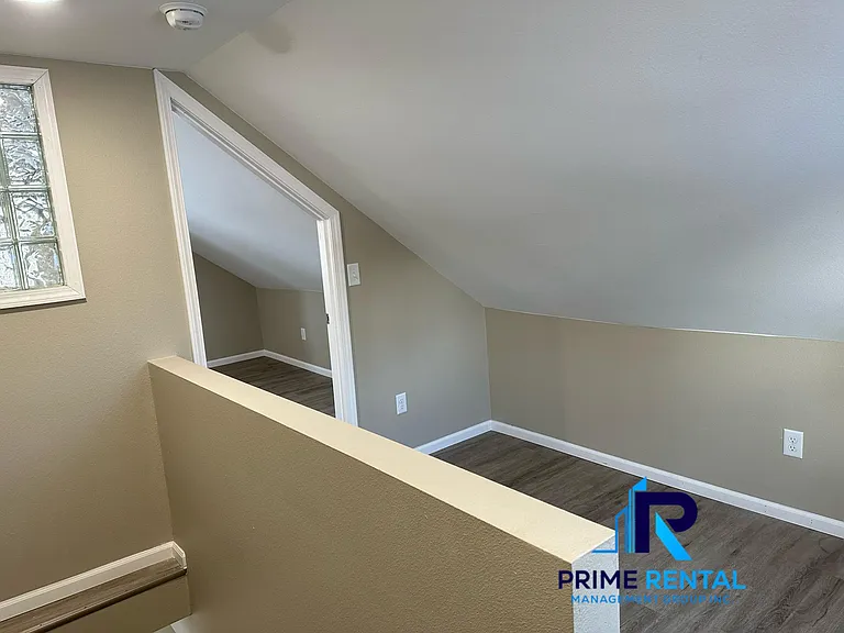 2525 Irvine Ave NW — Photo 10