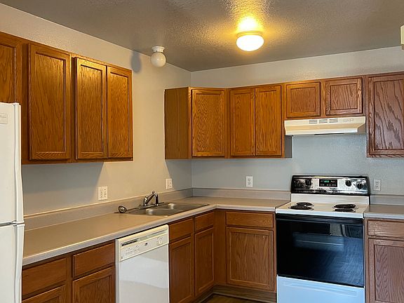4th image of 841 Dickinson Ave Unit 4