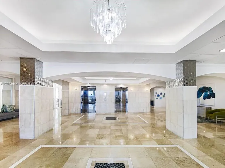 209 N Fort Lauderdale Beach Blvd #5B — Photo 8