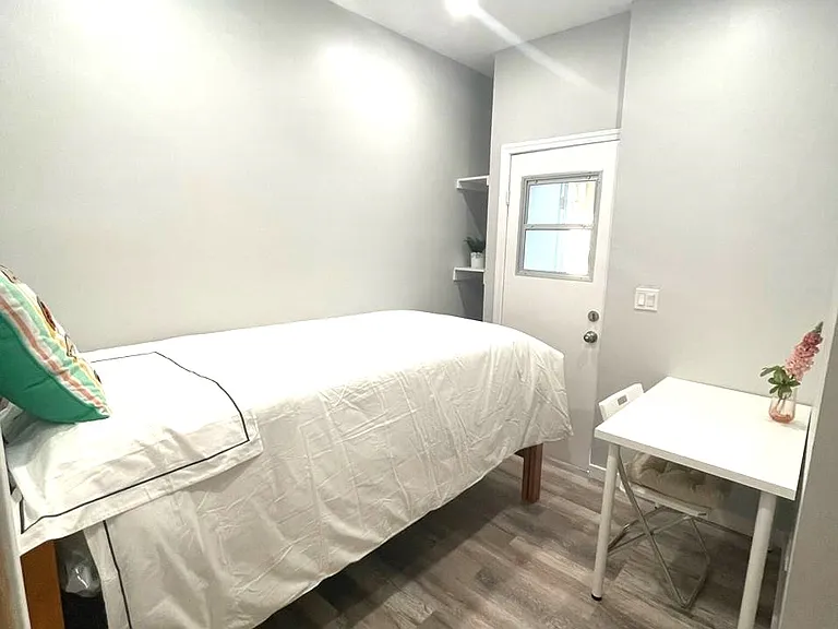 1250 1/2 Leighton Ave — Photo 11
