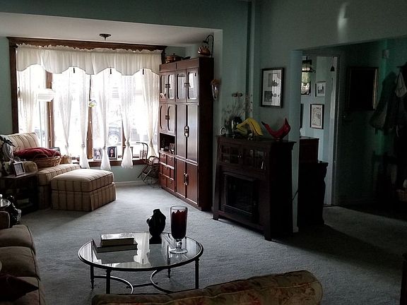3rd image of 2120 45th St