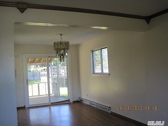4th image of 11 Florence Ct