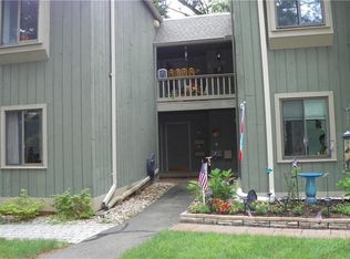 10 Coach Dr UNIT 10, Southington, CT 06489