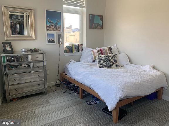 5th image of 18 W Girard Ave APT 204