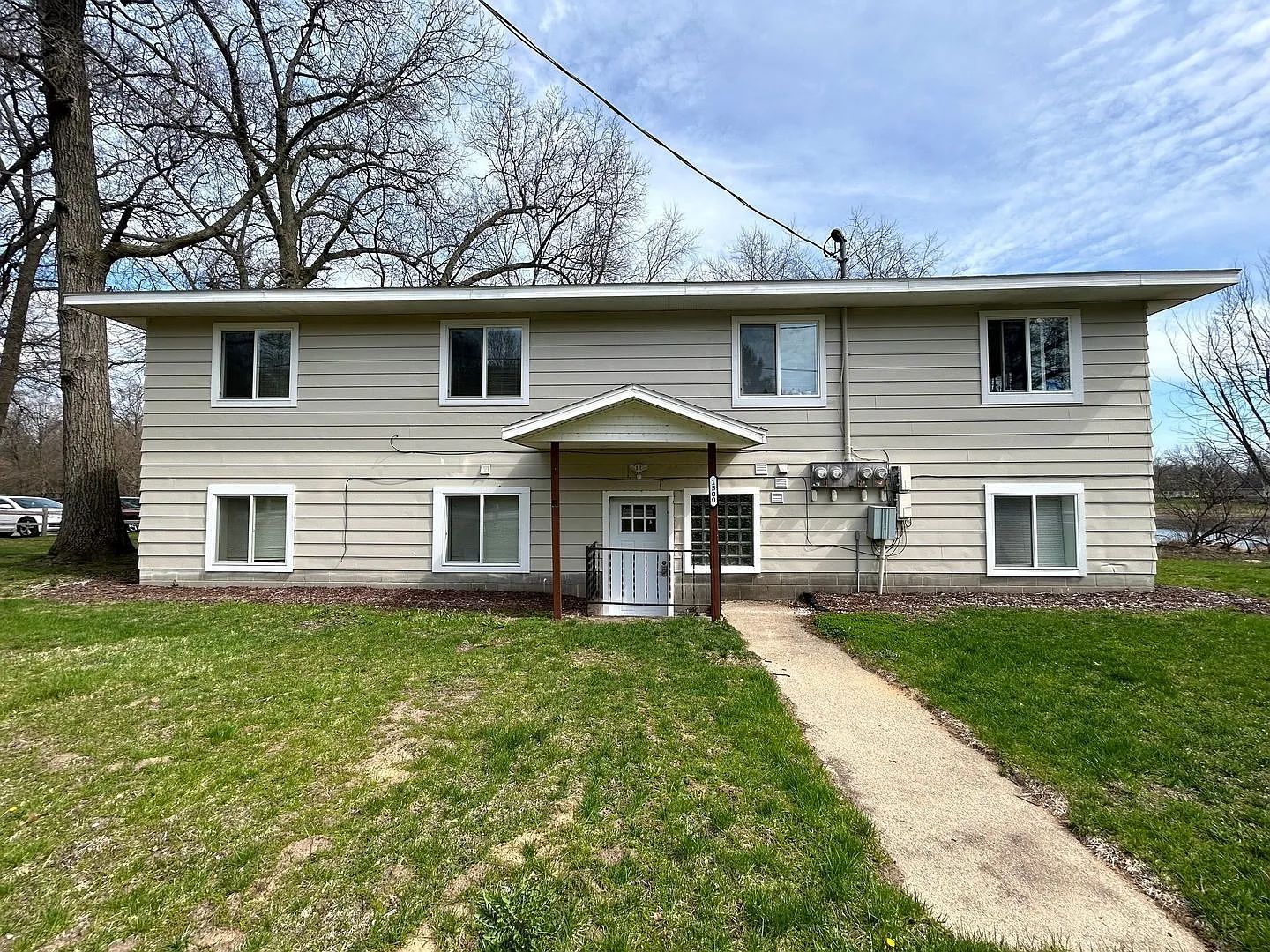 2 bed, 1.0 bath, $1,095 — Photo 1