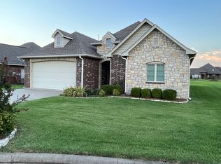 1104 Cobblestone Cir, Muskogee, OK 74403