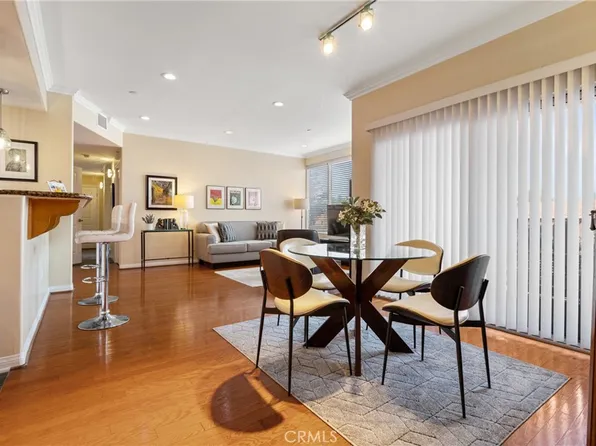 4821 Bakman Ave Unit 206, Valley Village, CA 91601