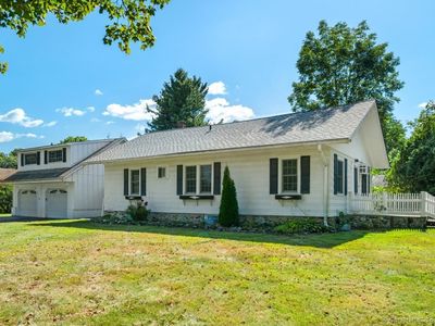 18 Glover Ave, Newtown, CT, 06470