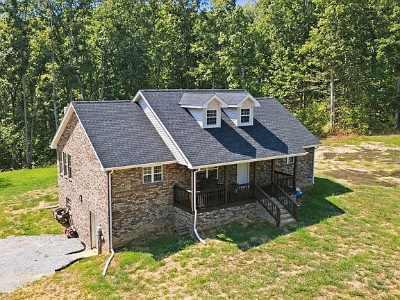 4th image of 733 Mitchell Rd