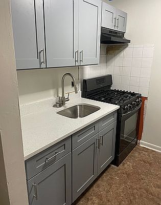 3rd image of 774 Macon St Floor 3