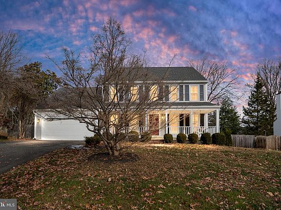2nd image of 30 Larkwood Ct