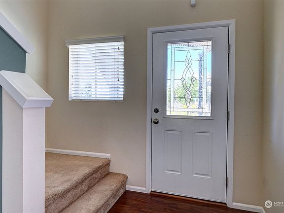 5th image of 2404 195th Street E