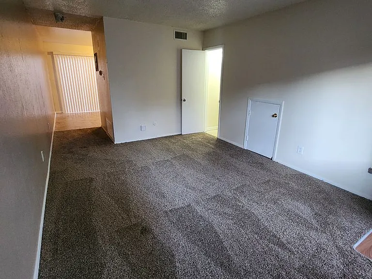 536 Madeira Dr SE — Photo 28